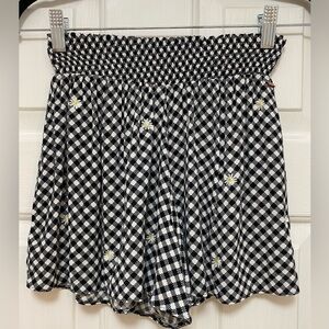 Pink Victoria’s Secret checkered print with daisies flowly shorts